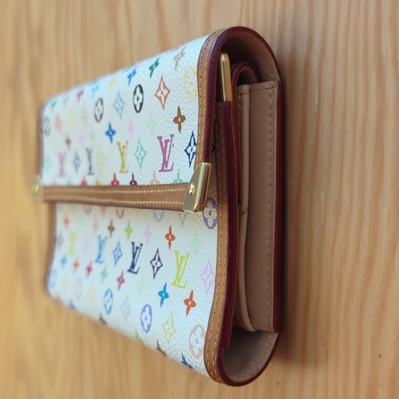 Louis Vuitton Wallet - Picture 14 of 14